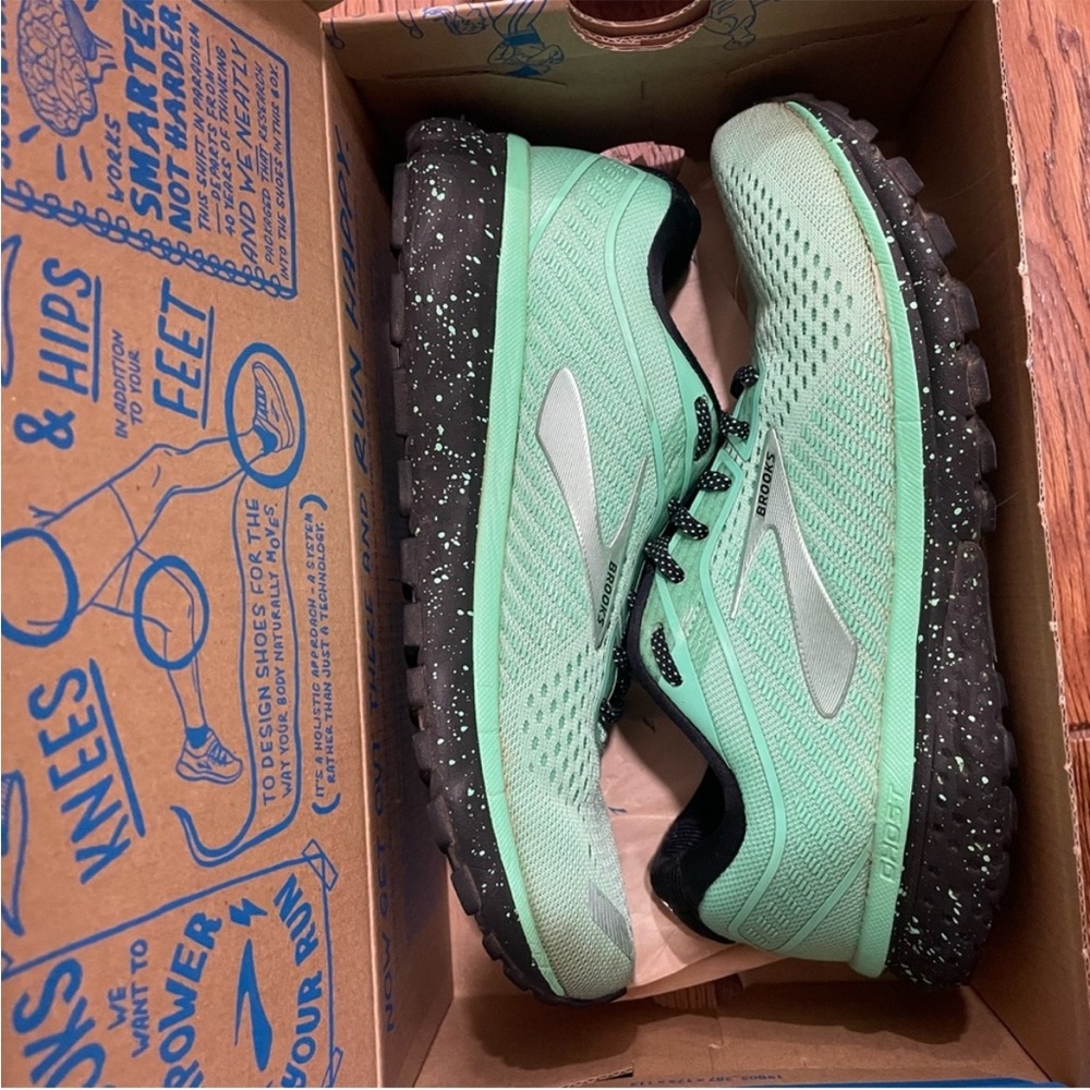 RARE - Limited edition womens brooks Ghost 12 size 8